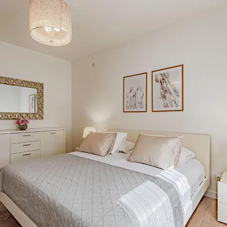 3 Bedroom Awesome In Prázdninový dům *