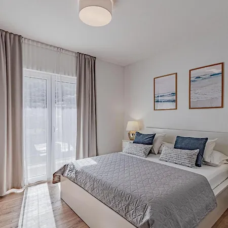 3 Bedroom Awesome In *