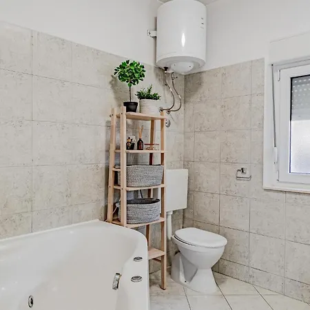 Amazing In With Private Swimming Pool, Be Inside Or Outside 度假居