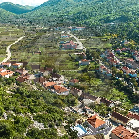 度假居 Amazing In With Private Swimming Pool, Be Inside Or Outside *