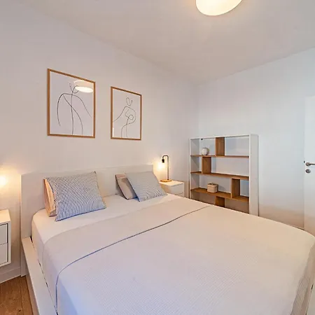 Amazing In With Private Swimming Pool, Be Inside Or Outside 度假居